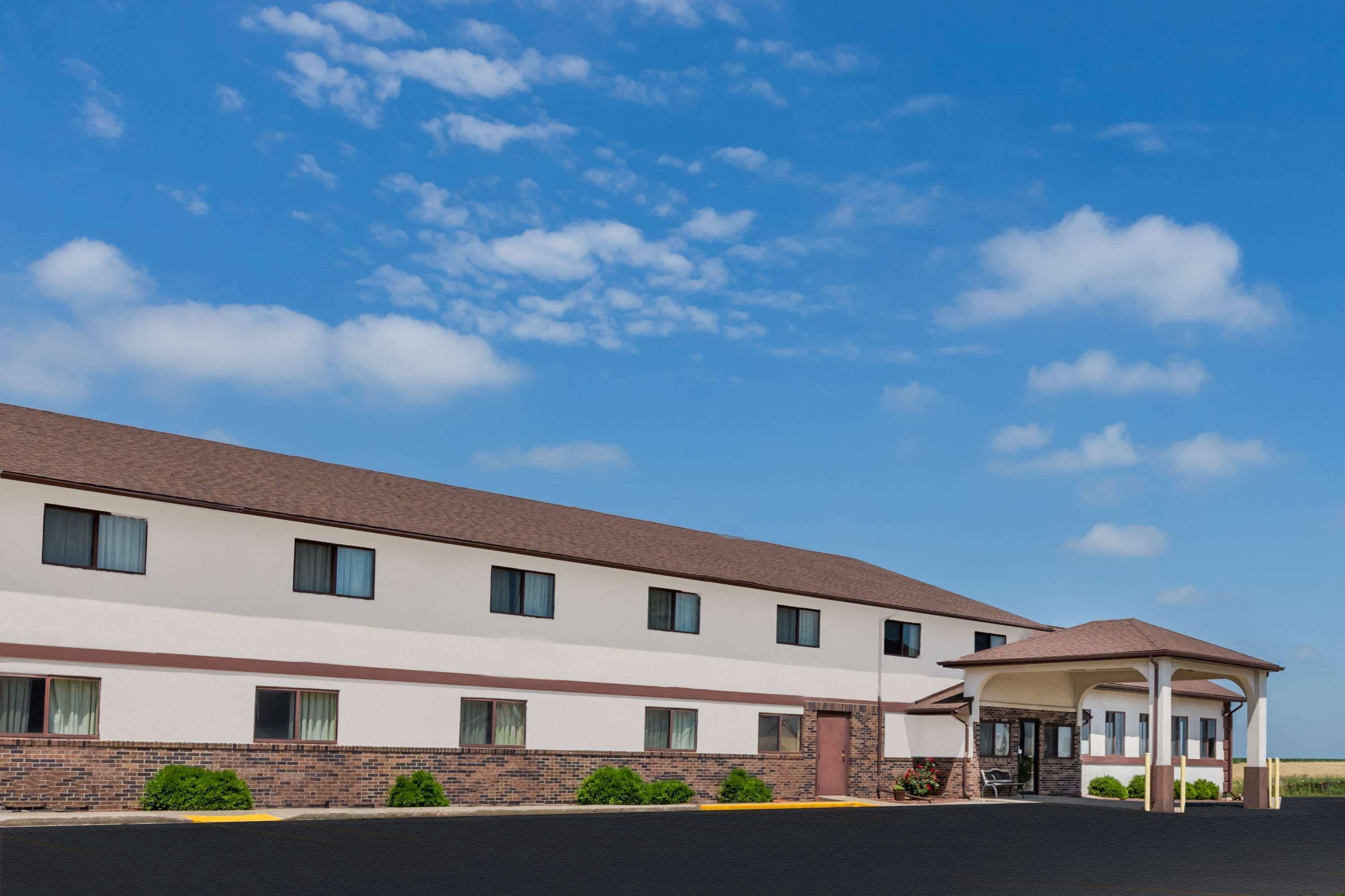 Super 8 By Wyndham Grinnell Ia Extérieur photo