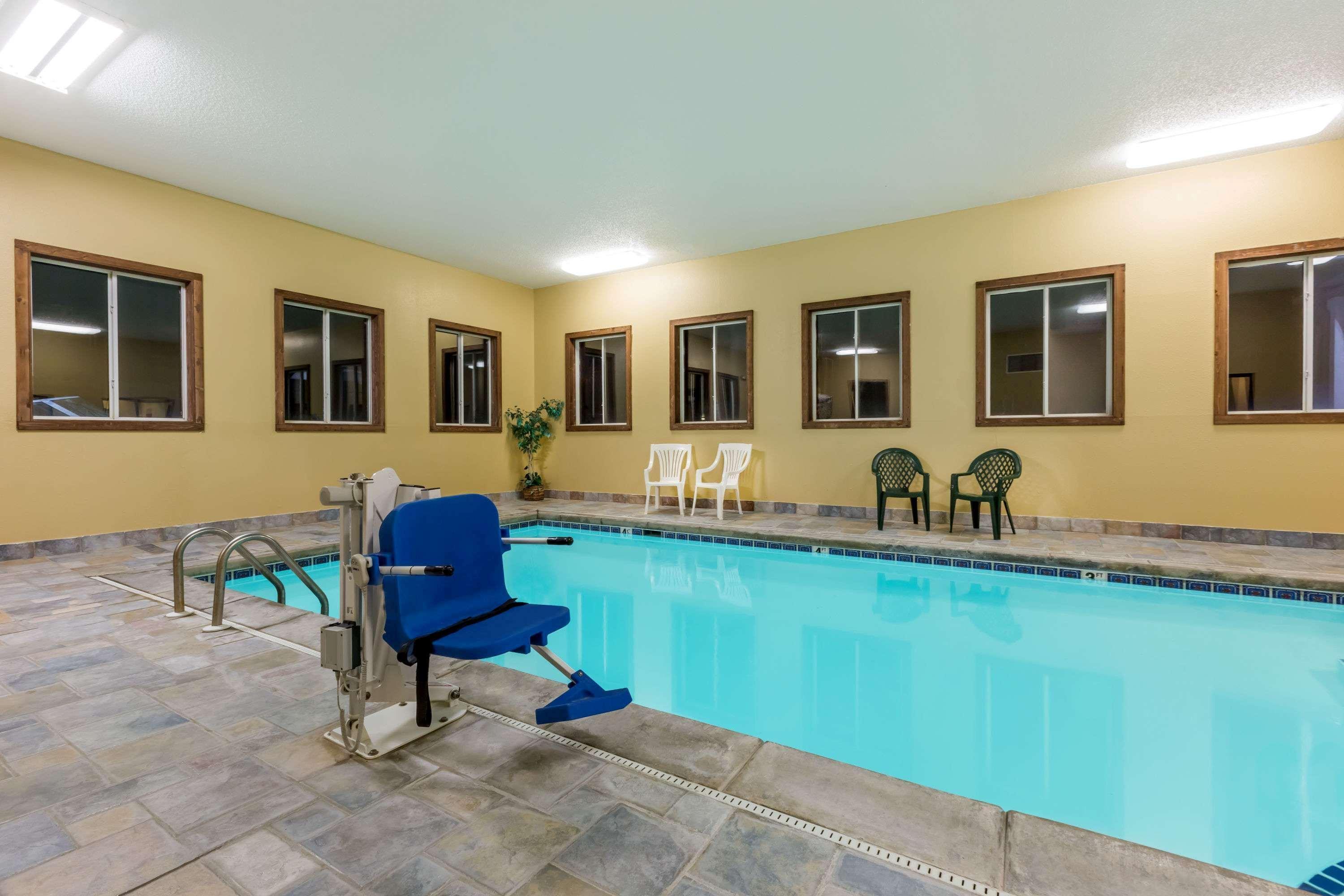 Super 8 By Wyndham Grinnell Ia Extérieur photo