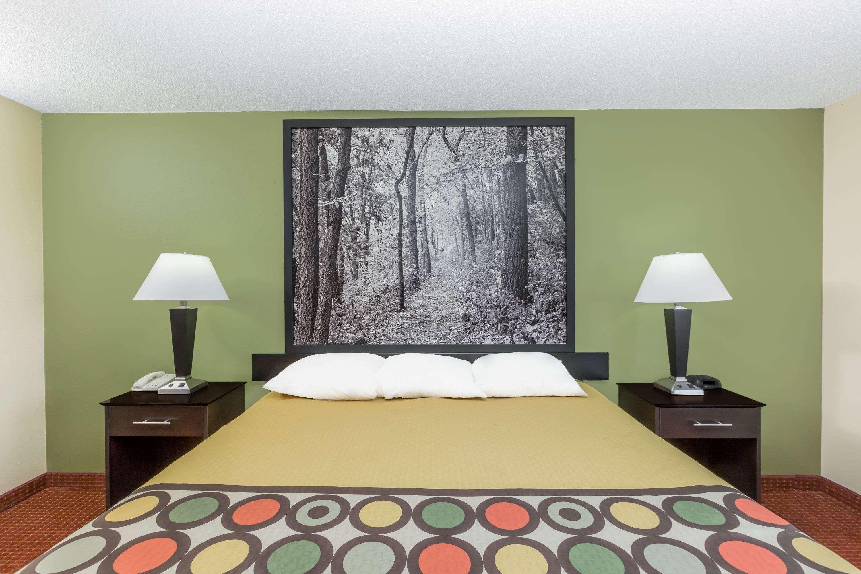 Super 8 By Wyndham Grinnell Ia Extérieur photo