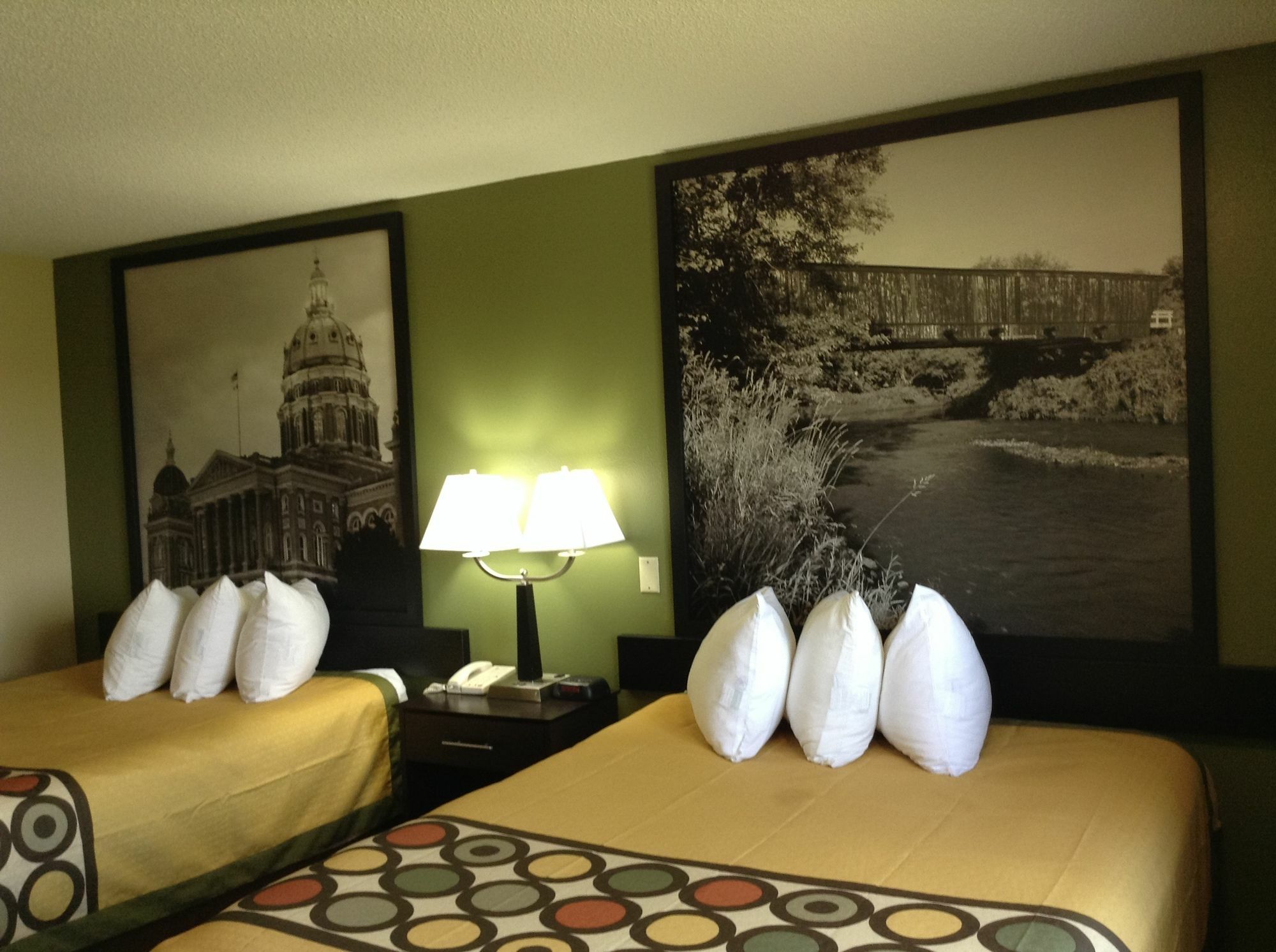 Super 8 By Wyndham Grinnell Ia Extérieur photo