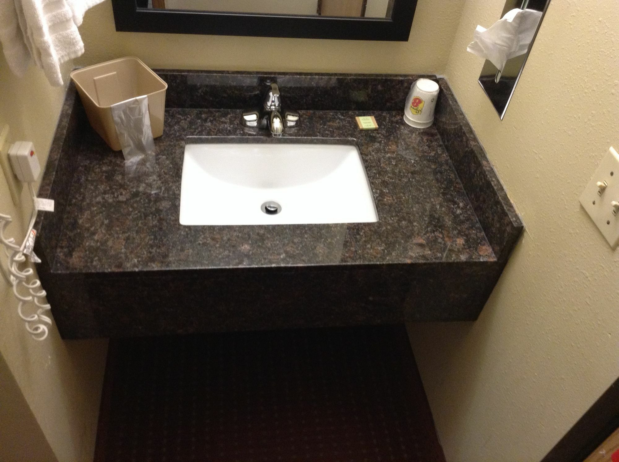 Super 8 By Wyndham Grinnell Ia Extérieur photo